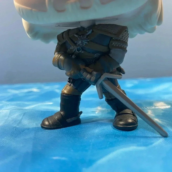 The Witcher 3 Wild Hunt- Geralt of Rivia (The White Wolf, Gwynbleidd) Funko Pop! - Picture 8 of 10